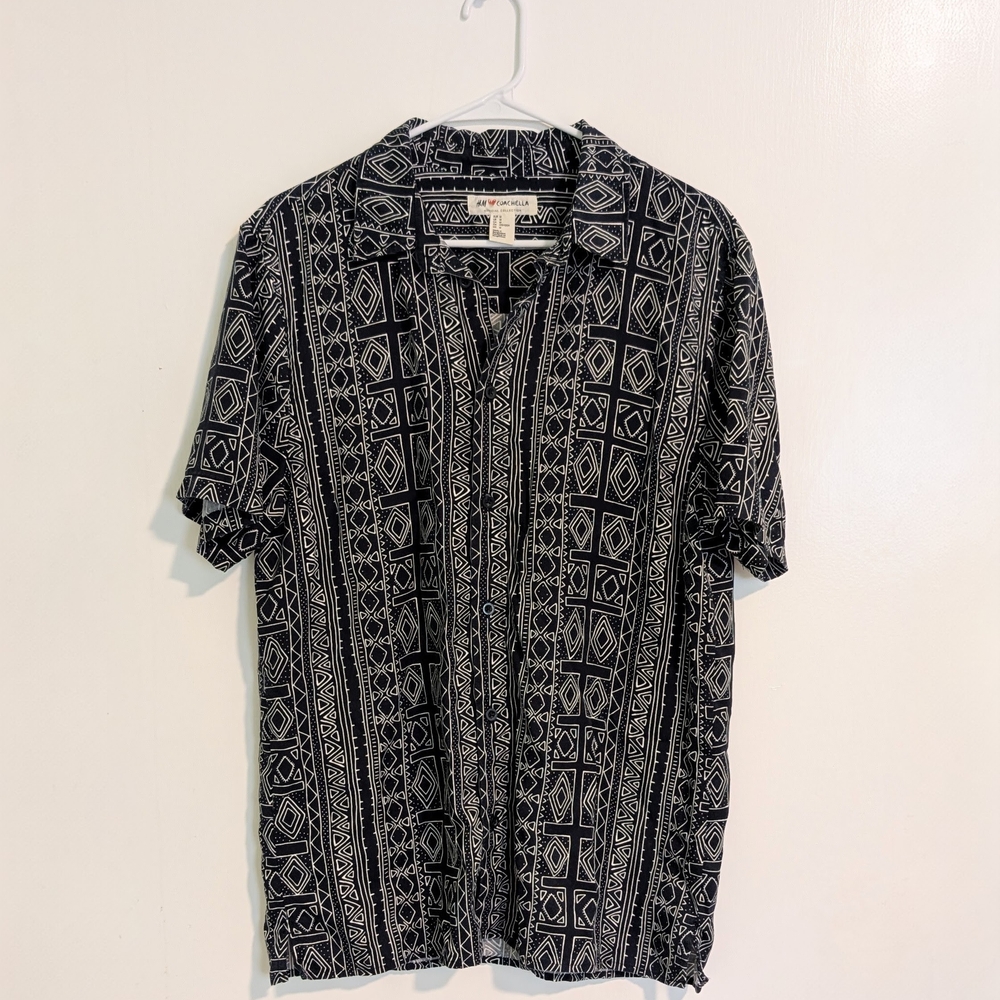 H&M Coachella Collection Men's Button Down Tribal Patterned Short Sleeve Shirt